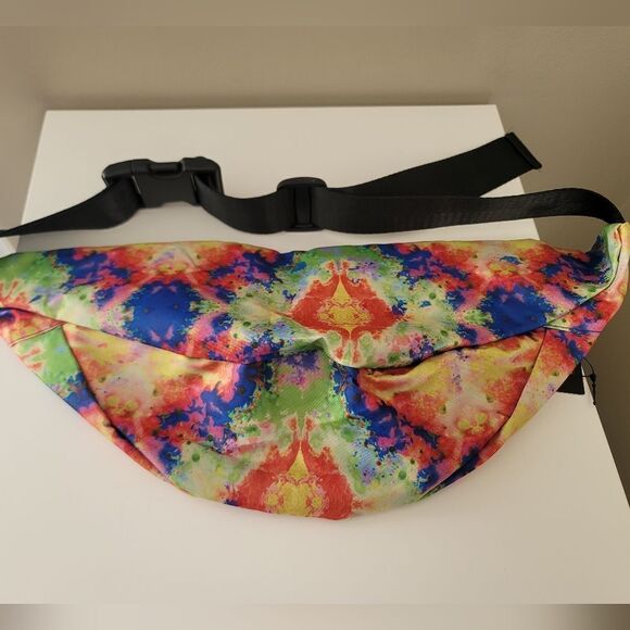 Belt Bag Rainbow Tie Dye Fanny Pack Crossbody NWT #1200 - Picture 5 of 10